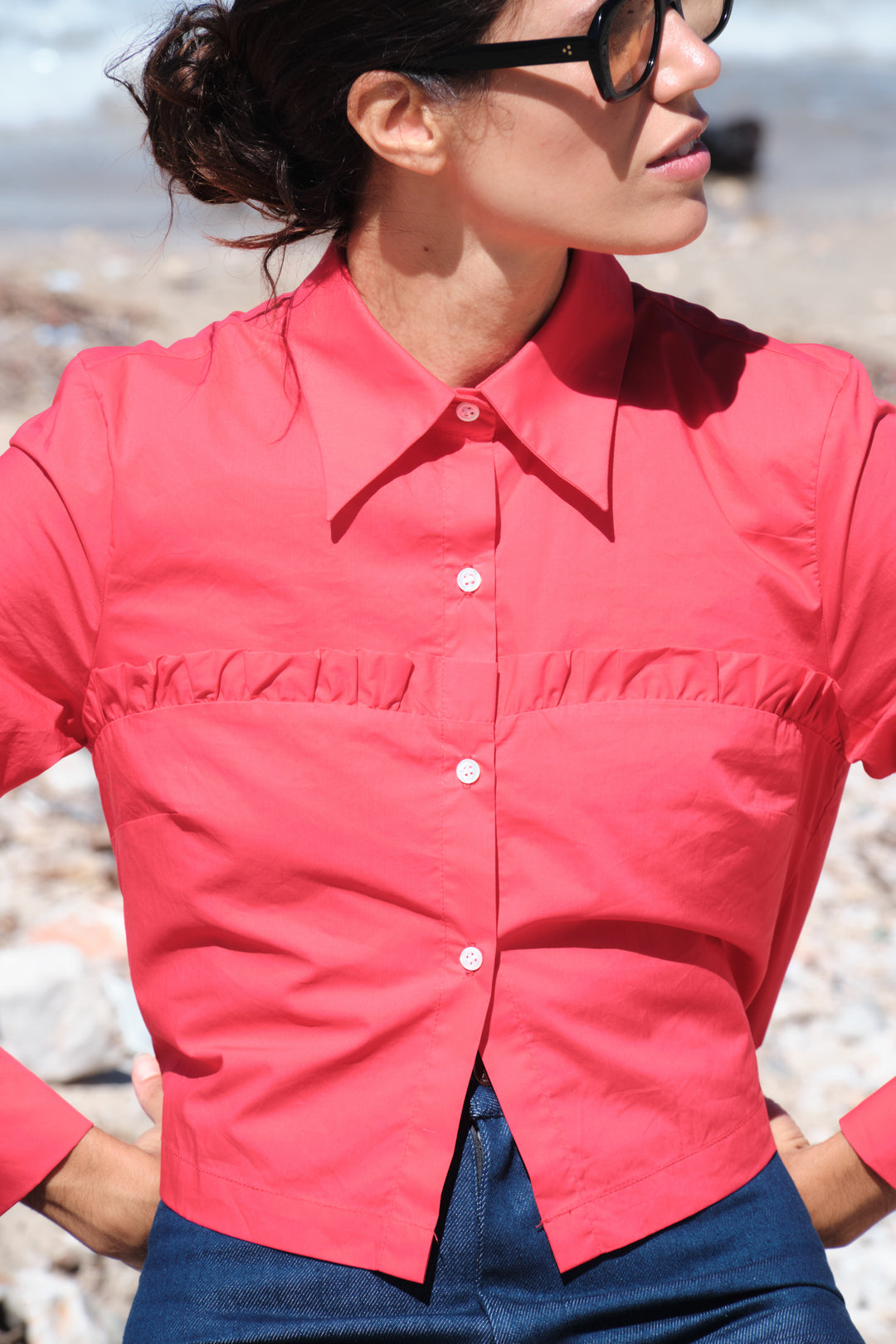 CROP TRUST TOP RUFFLED ROUGE