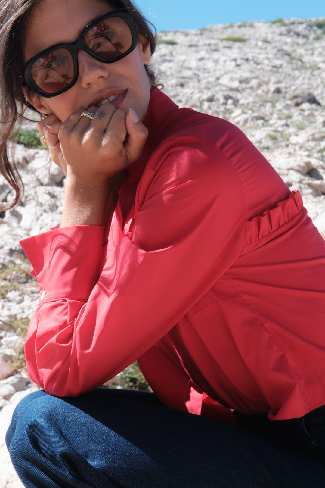 CROP TRUST TOP RUFFLED ROUGE